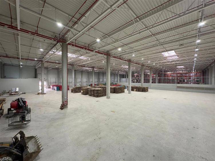 Spațiu industrial, de 4,470 mp, în Exterior Vest