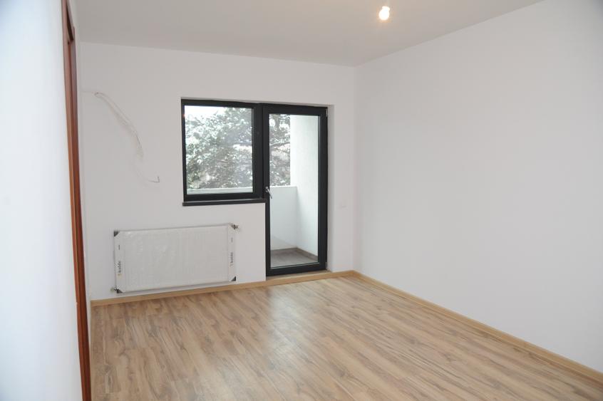 Apartament cu 2 camere decomandat în Est — fotografia 3
