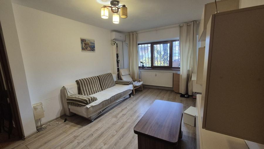 Apartament cu 2 camere decomandat în Lacul Tei