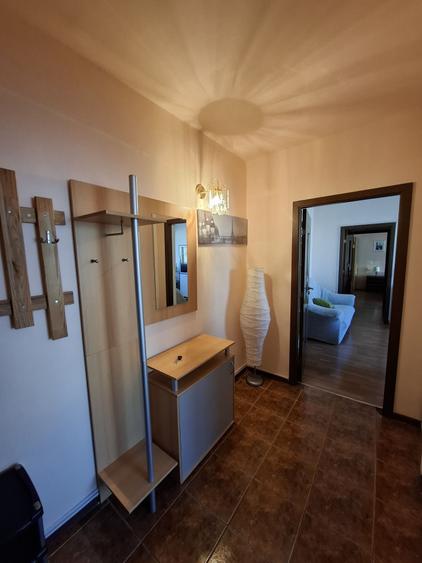 Apartament cu 2 camere semidecomandat în Hipodrom