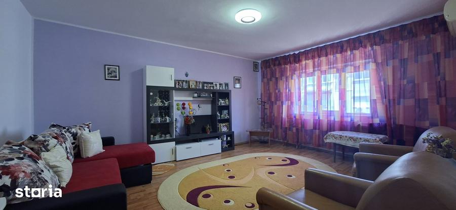 Apartament cu 3 camere în Est