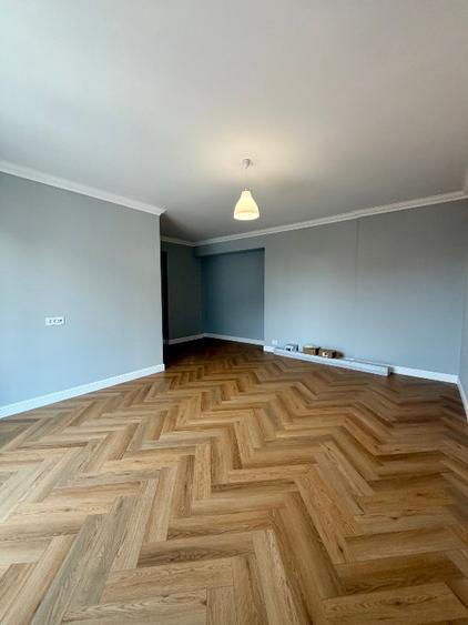 Apartament cu 3 camere decomandat în Aviației