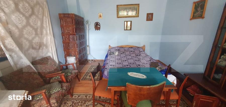 Casă cu 5 camere cu Teren 240 Mp în Central