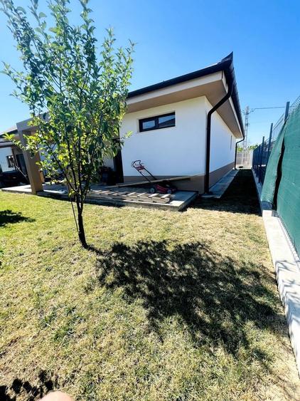 Casă individuală cu 3 camere cu Canalizare în Cihei