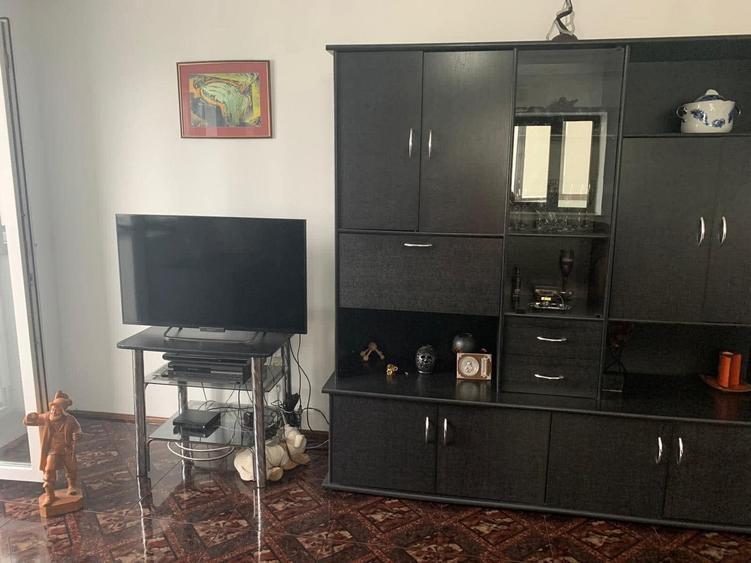 Apartament cu 2 camere decomandat, mobilat în Sat Vacanță