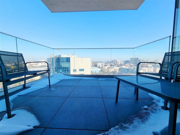 Apartament cu 4 camere semidecomandat, mobilat în Herăstrău