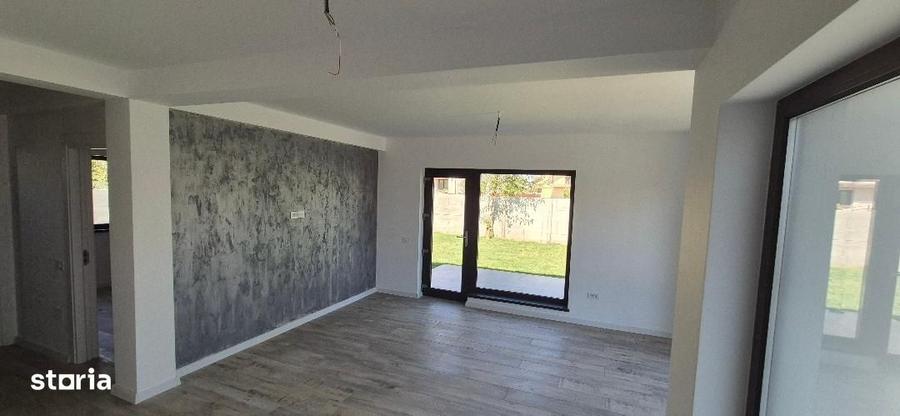 Casă cu 4 camere în Clinceni