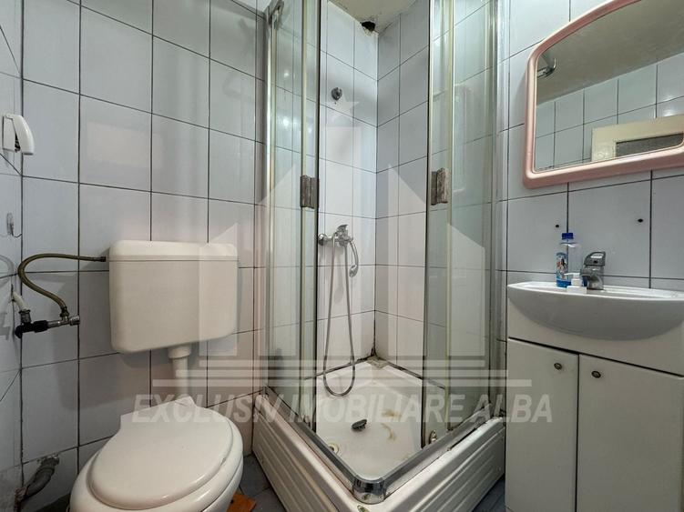 Apartament cu 2 camere semidecomandat, mobilat în Cetate