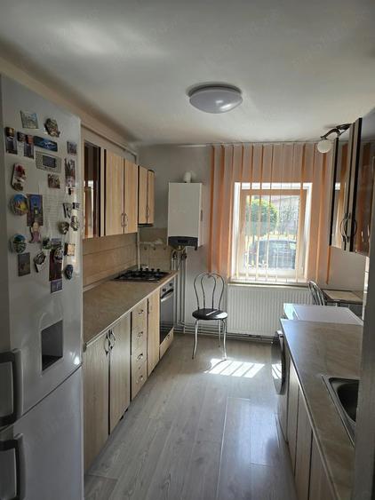 Apartament cu 2 camere decomandat în Vitrometan