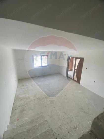 Casă cu 4 camere cu Teren 400 Mp în Beiu