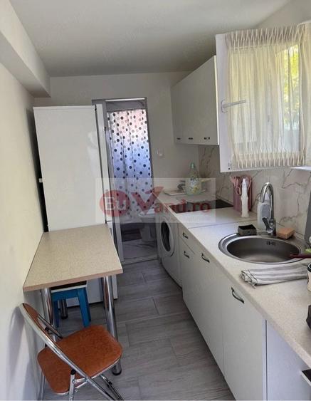 Garsonieră decomandată, mobilată în Vest