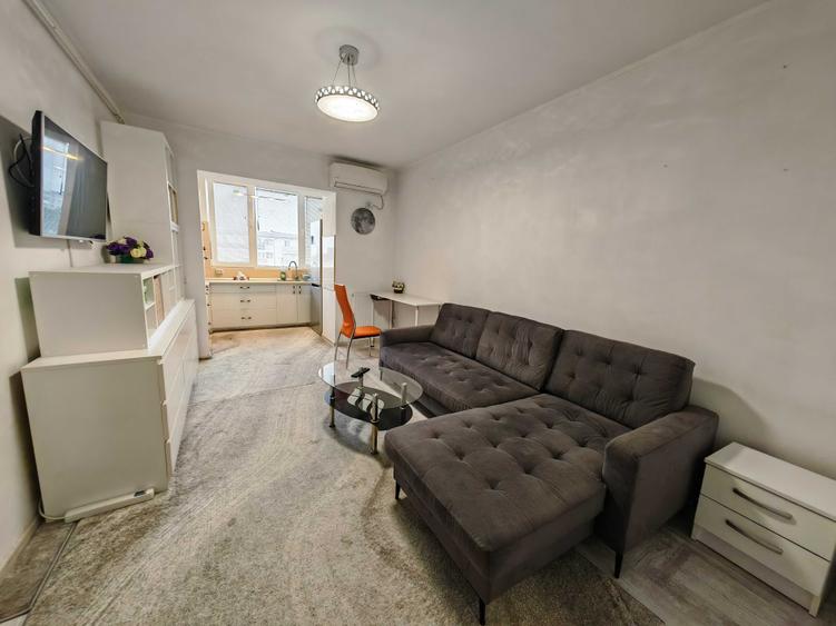 Apartament cu 2 camere semidecomandat în Sud