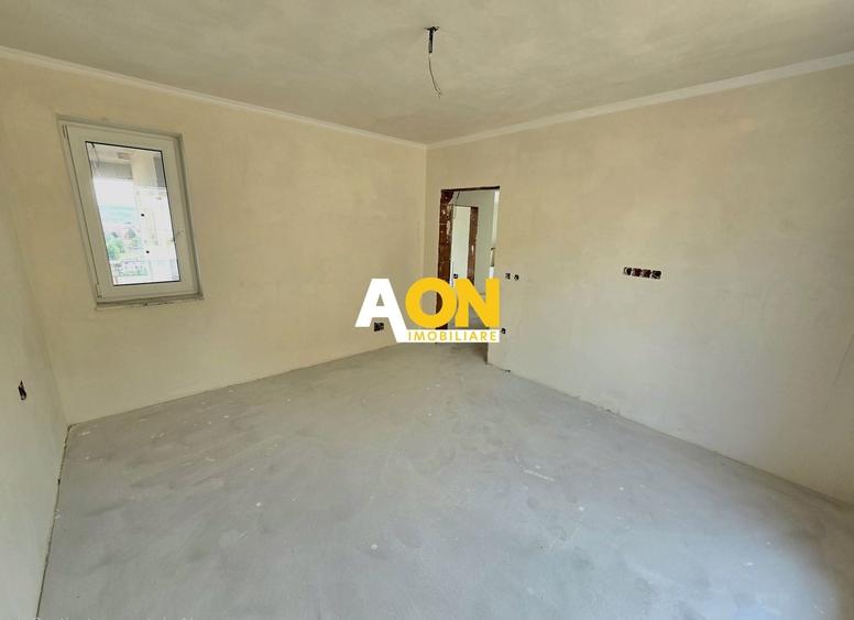 Casă individuală cu 4 camere cu Canalizare în Cetate