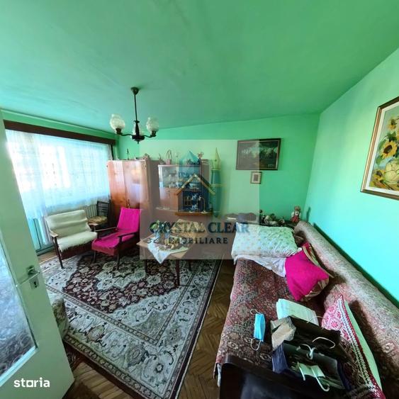 Apartament cu 3 camere decomandat în 1848