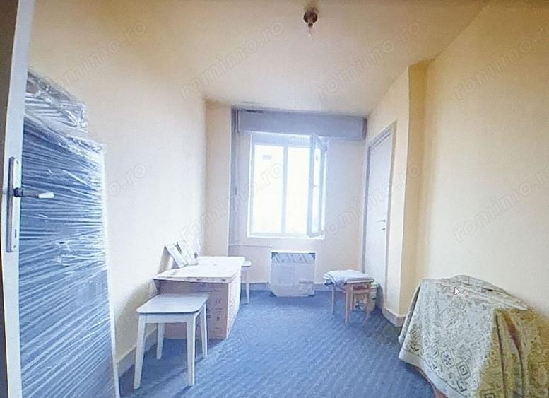 Apartament cu 3 camere decomandat în Nufărul