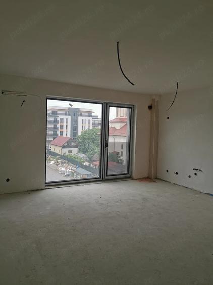 Apartament cu 2 camere semidecomandat în Mărăști