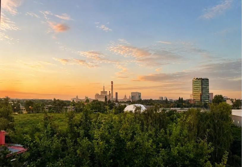 Apartament cu 3 camere semidecomandat, mobilat în P-ta Presei Libere