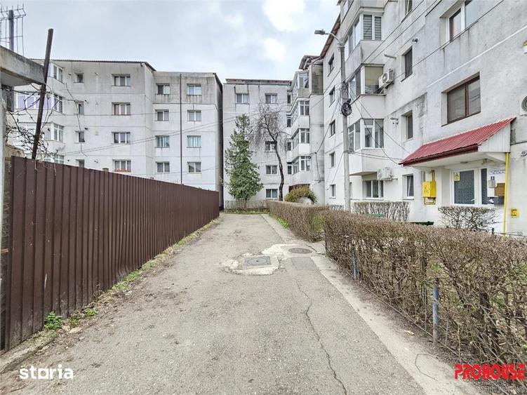 Teren de 365 mp, în Milcov