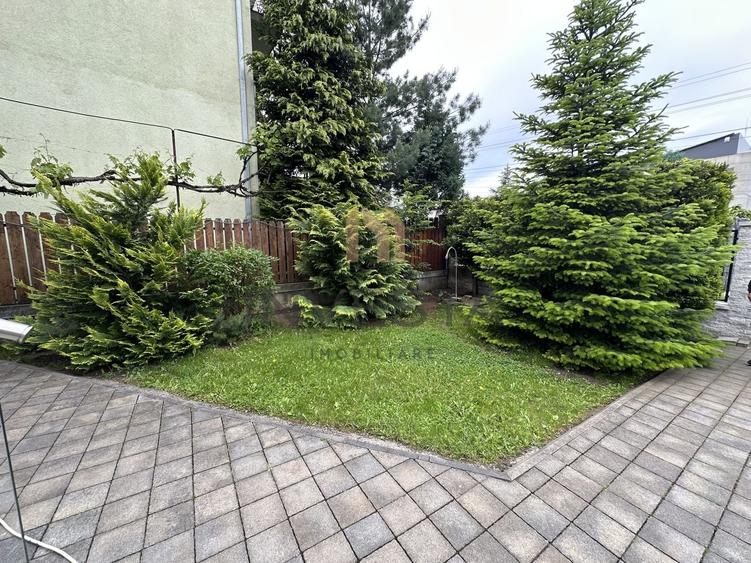Casă individuală cu 7 camere cu Canalizare în Andrei Mureșanu