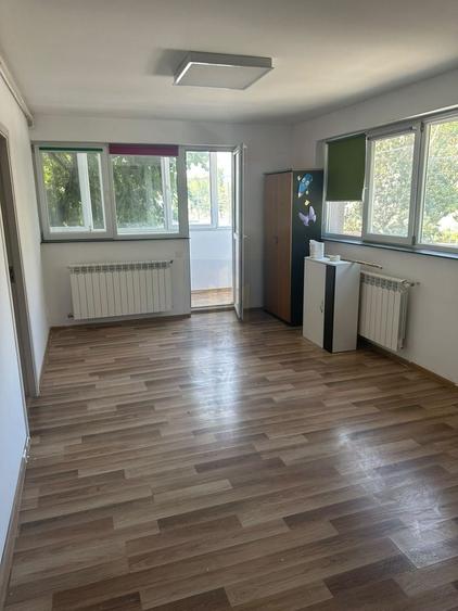 Birou, de 700 mp, în Antiaeriană