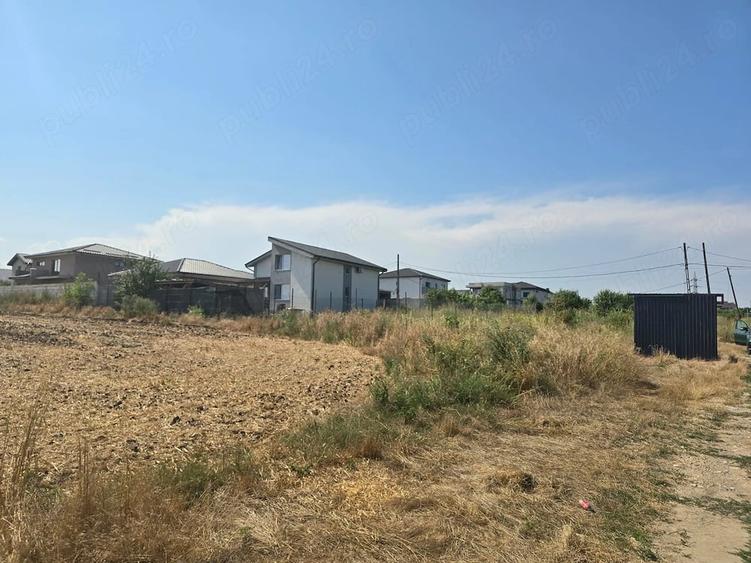 Teren de 770 mp, în Lazu