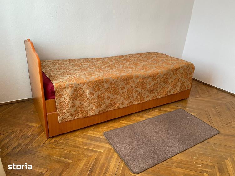 Apartament cu 4 camere decomandat în Central