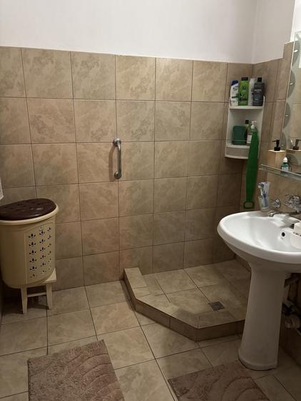 Apartament cu 3 camere decomandat în Năvodari Tabără