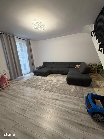 Casă cu 4 camere cu Teren 250 Mp în Central