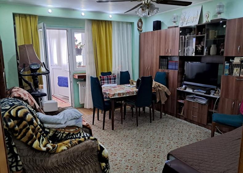 Apartament cu 2 camere decomandat, mobilat în Nerva Traian