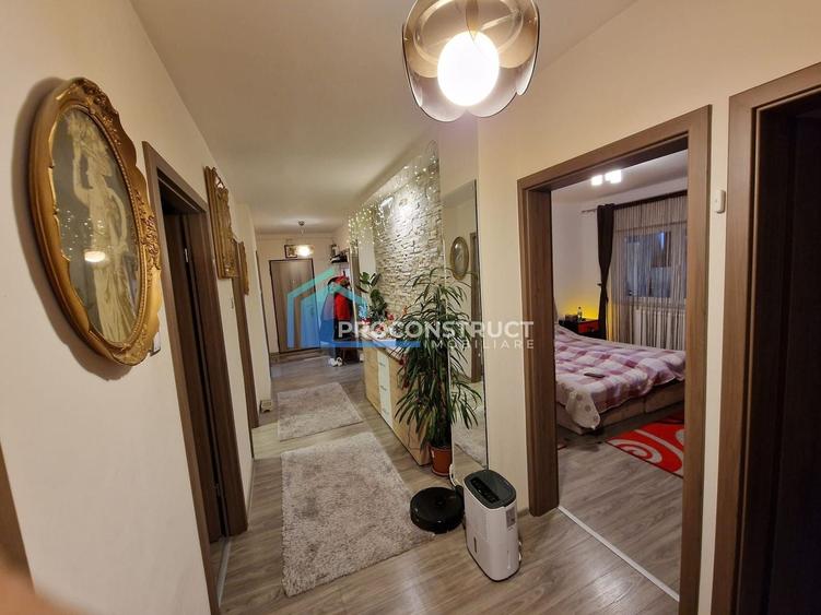 Apartament cu 5 camere, mobilat în UMT