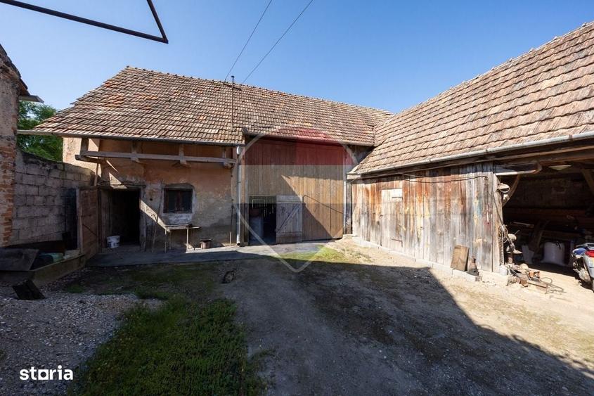 Casă cu 4 camere în Comana