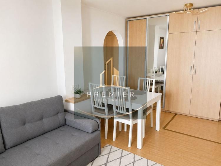 Apartament cu 4 camere decomandat, mobilat în Băneasa