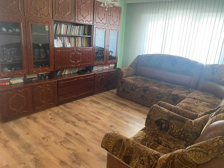 Apartament cu 4 camere decomandat în Lunca Cetățuii