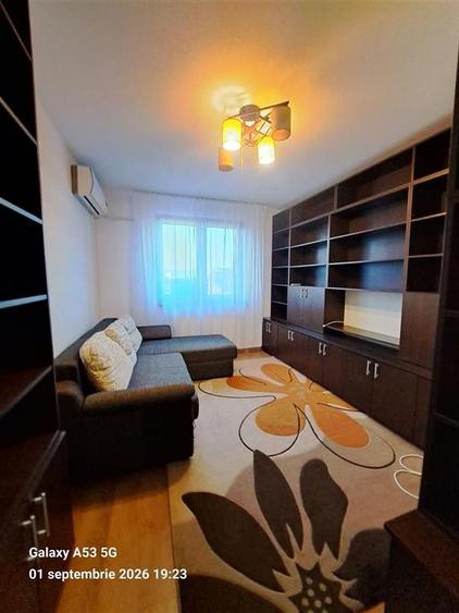 Apartament cu 4 camere decomandat, mobilat în Titan