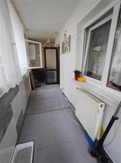 Apartament cu 3 camere decomandat în Nicolina