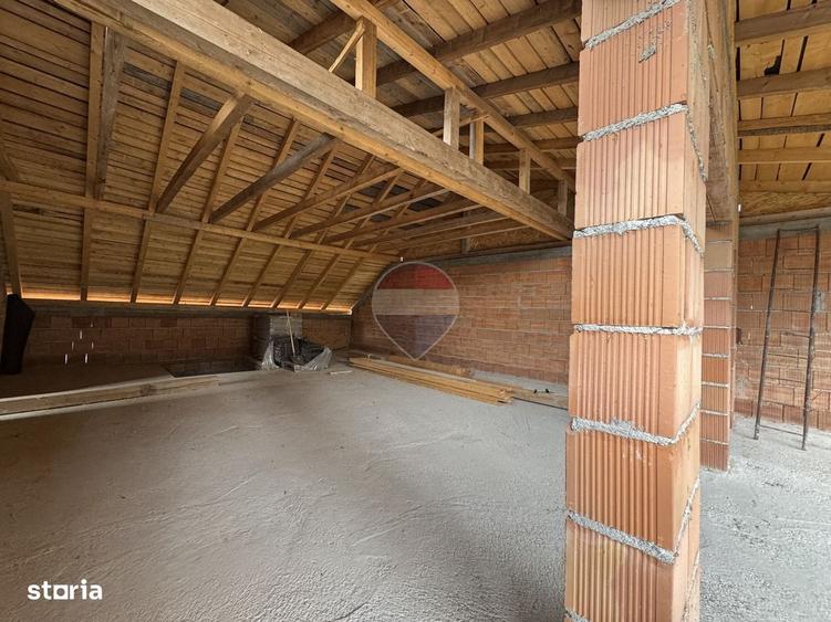 Casă cu 4 camere în Vitrometan