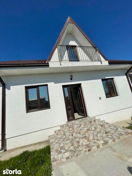 Casă cu 4 camere cu Teren 400 Mp în Lumina