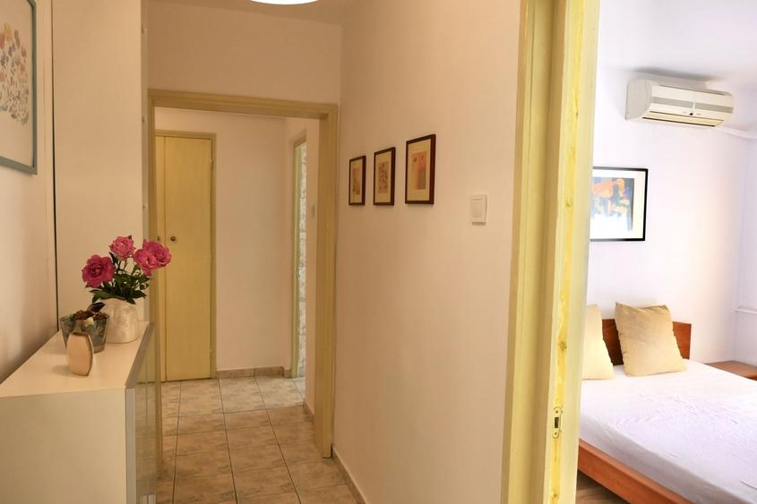 Apartament cu 2 camere decomandat în Basarabia