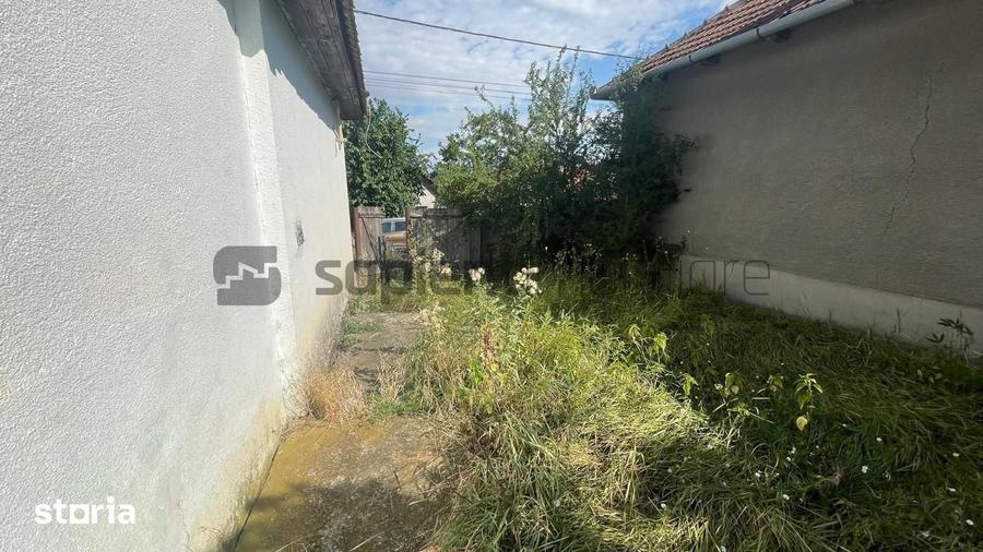 Casă cu 2 camere cu Teren 2058 Mp în Sântandrei