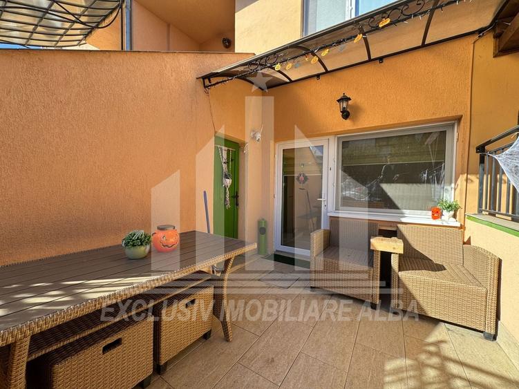 Apartament cu 3 camere decomandat, mobilat în Micești