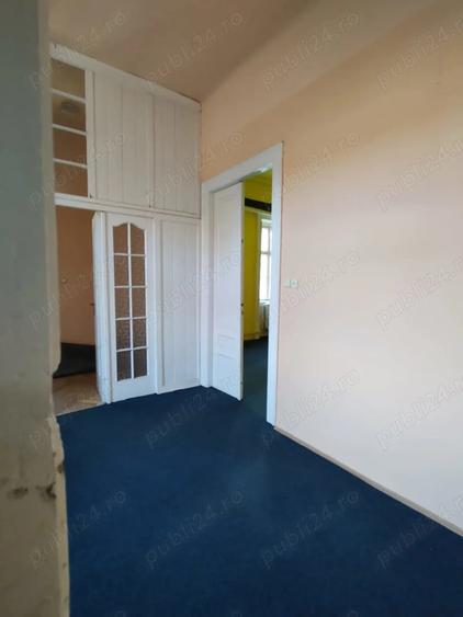 Casă cu 6 camere cu Teren 2883 Mp în Ultracentral