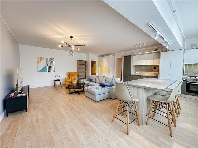 Apartament cu 3 camere semidecomandat, mobilat în Herăstrău