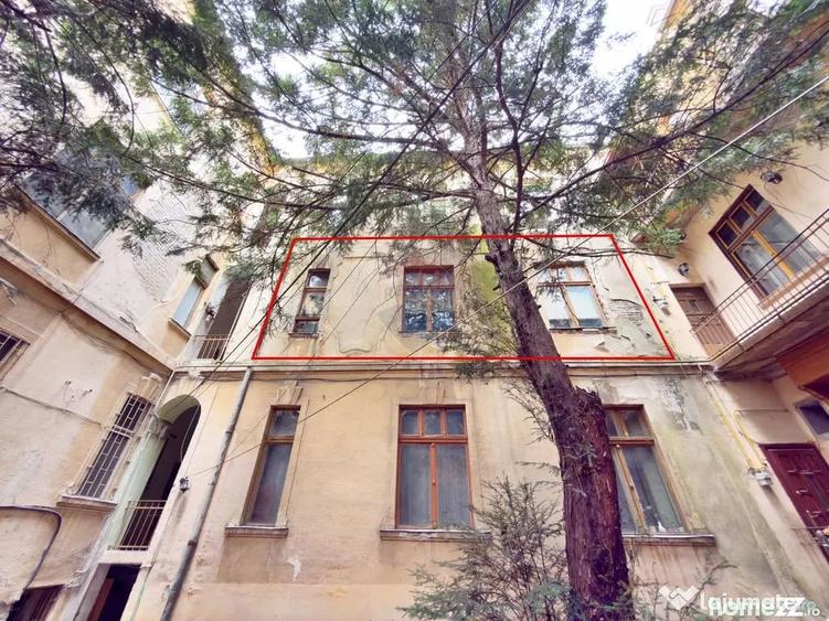 Apartament cu 3 camere semidecomandat în Central