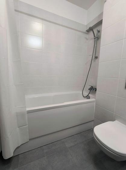 Apartament cu 3 camere semidecomandat, mobilat în Aviației