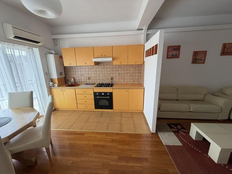 Apartament cu 2 camere semidecomandat în Central