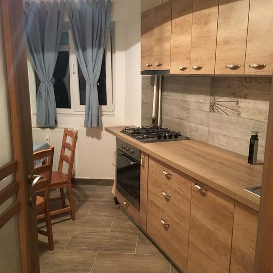 Apartament cu 2 camere semidecomandat, mobilat în Vitan — fotografia 2