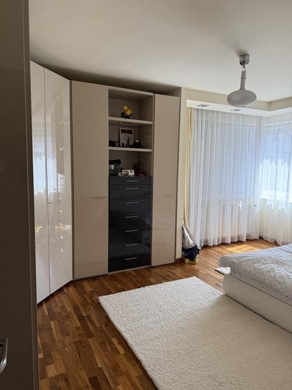 Apartament cu 3 camere în Andrei Mureșanu