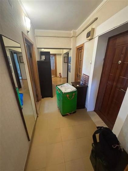 Apartament cu 3 camere decomandat în Brăilei