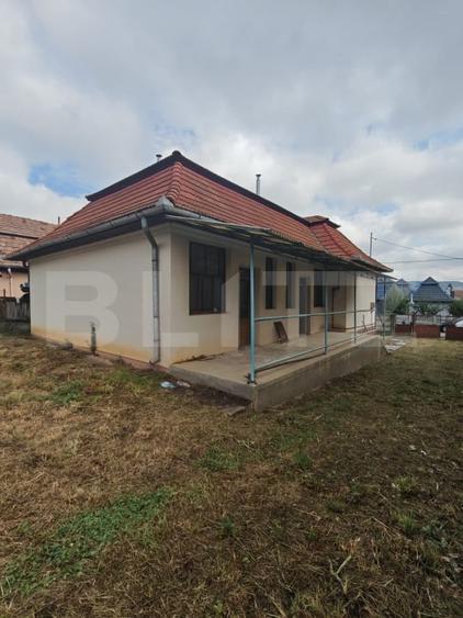 Casă individuală cu 3 camere cu Canalizare în Luna