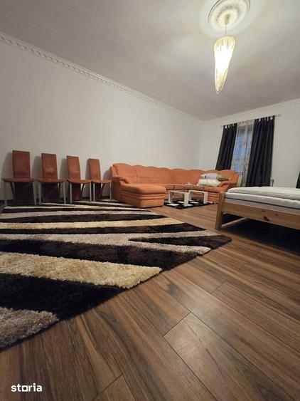Casă cu 3 camere cu Teren 2466 Mp în Central